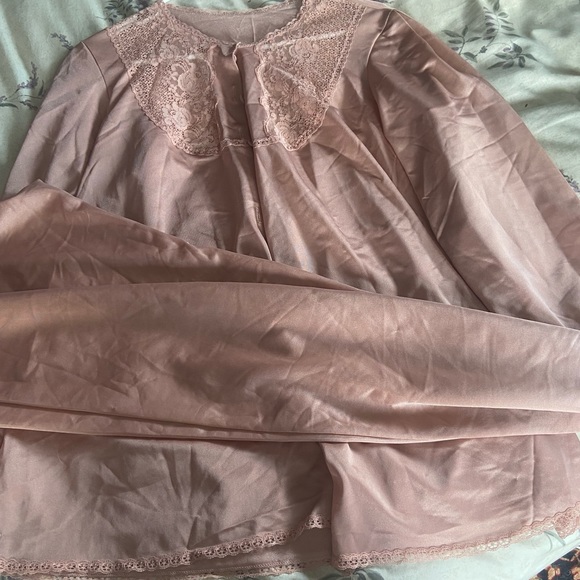 Vanity fair matching set - Picture 3 of 3